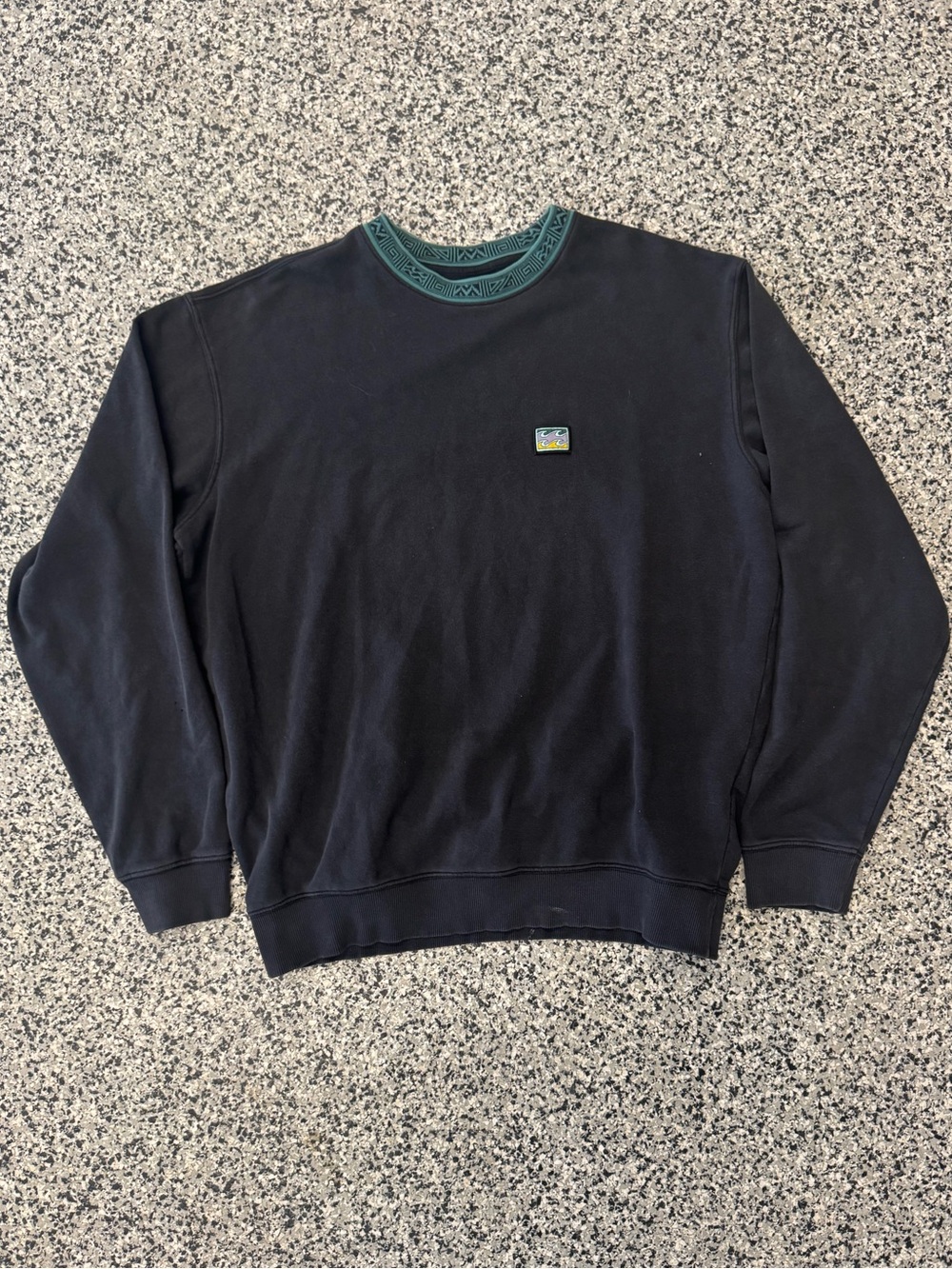 Y2K Black Billabong Crewneck Sweatshirt with Green patterned Collar